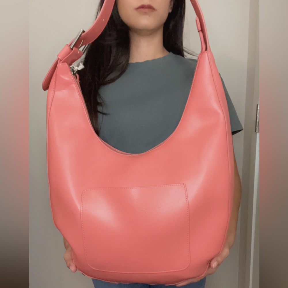 Universal thread salmon purse nwt